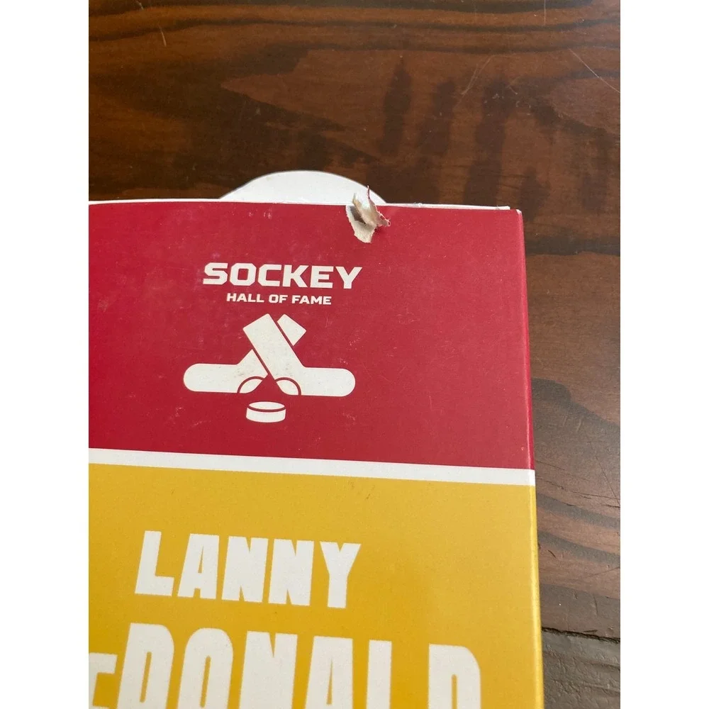 New Sockey Hall of Fame NHL Lanny‎ McDonald Socks 2018 Calgary Flames Hockey